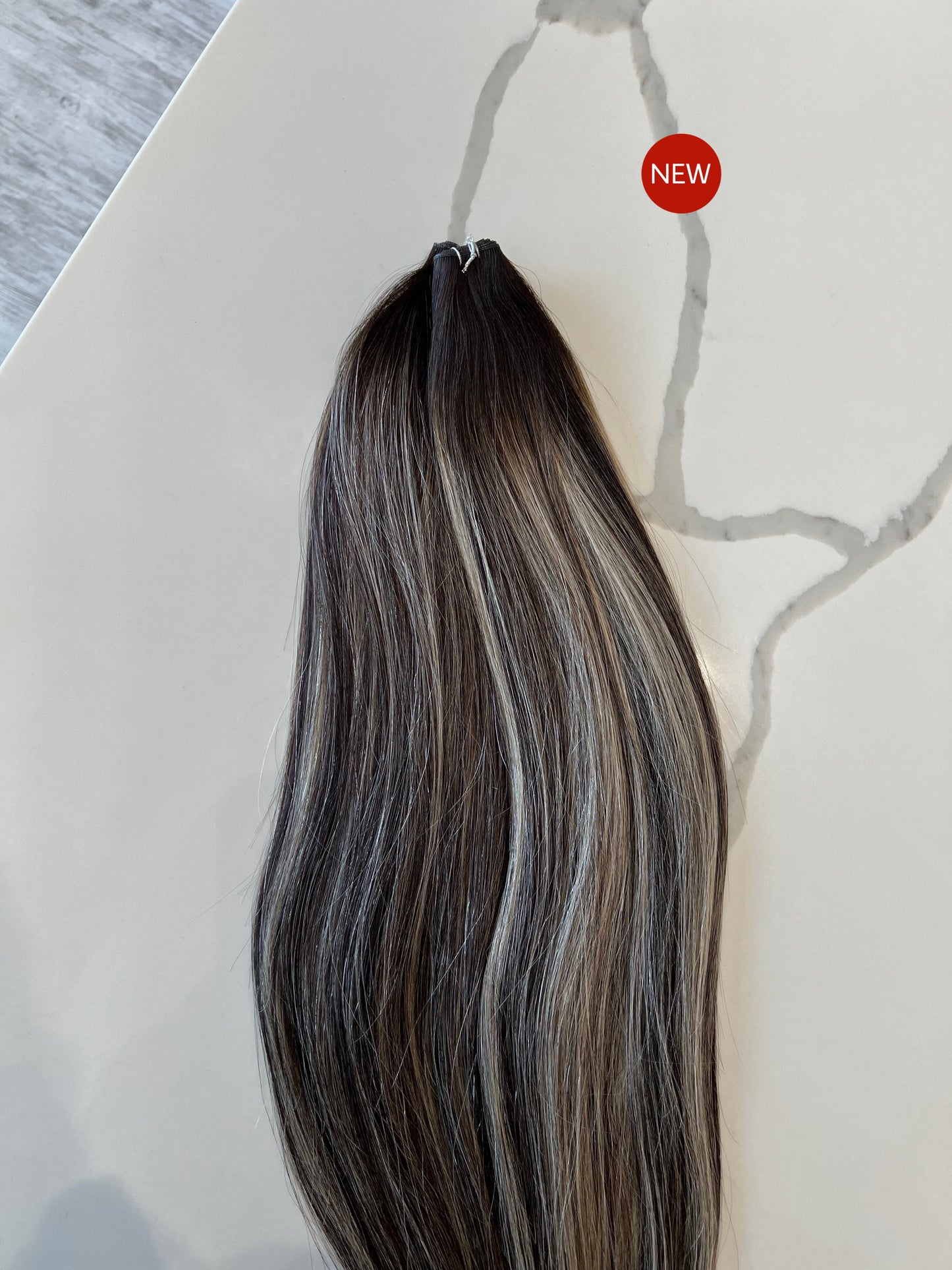 Extensiones de cabello en cortina invisible de color sólido Phanes