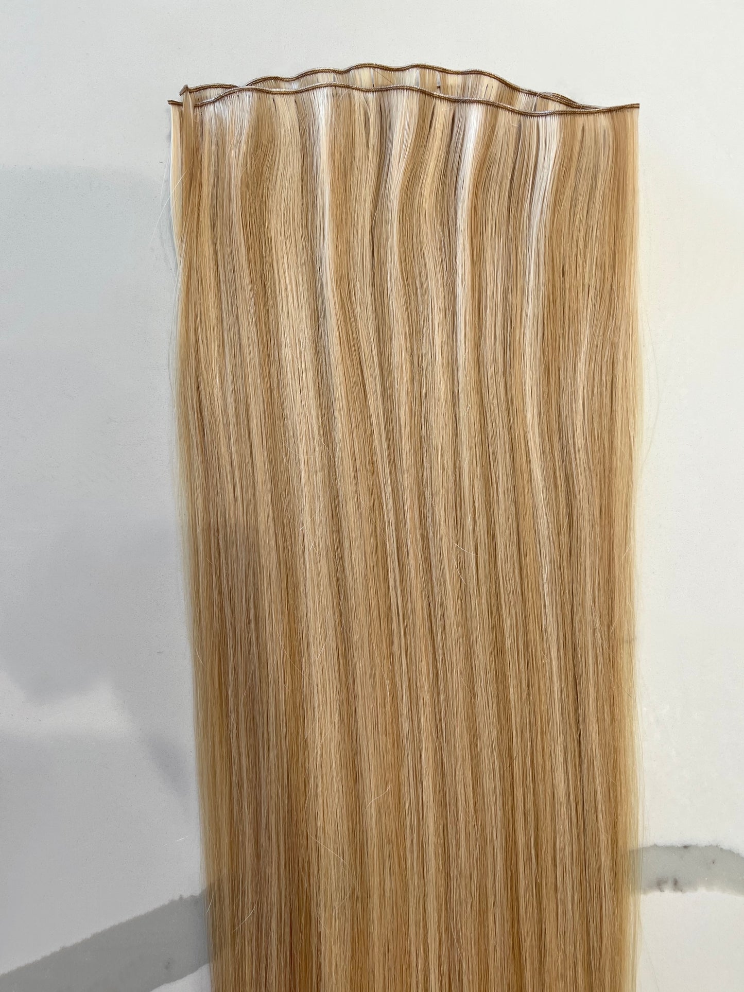 Extensiones de cabello en cortina invisible de color sólido Phanes