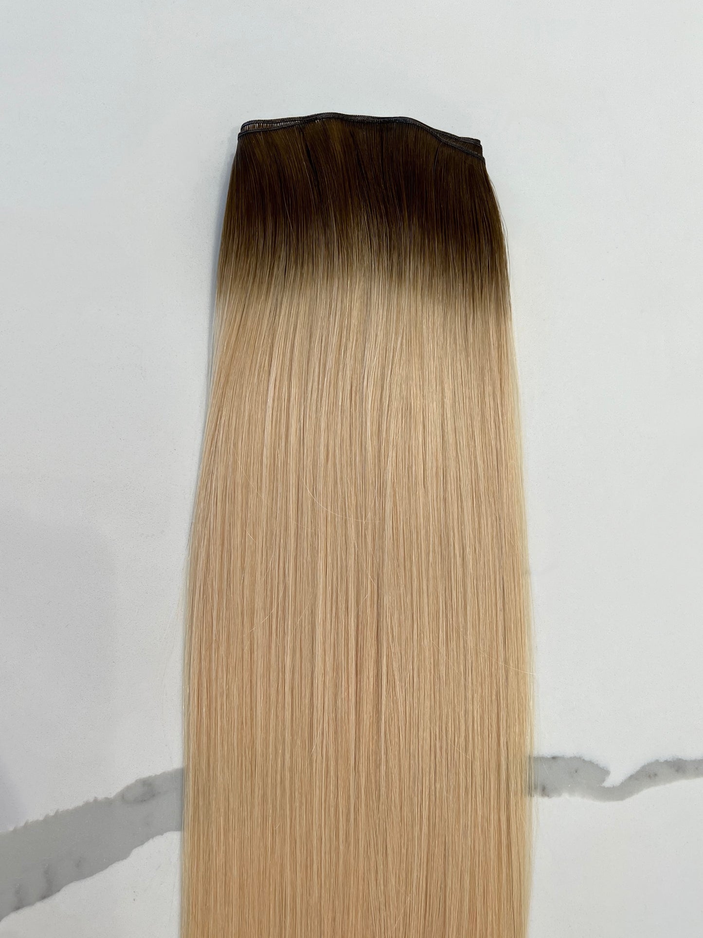 Extensiones de cabello en cortina invisible de color sólido Phanes